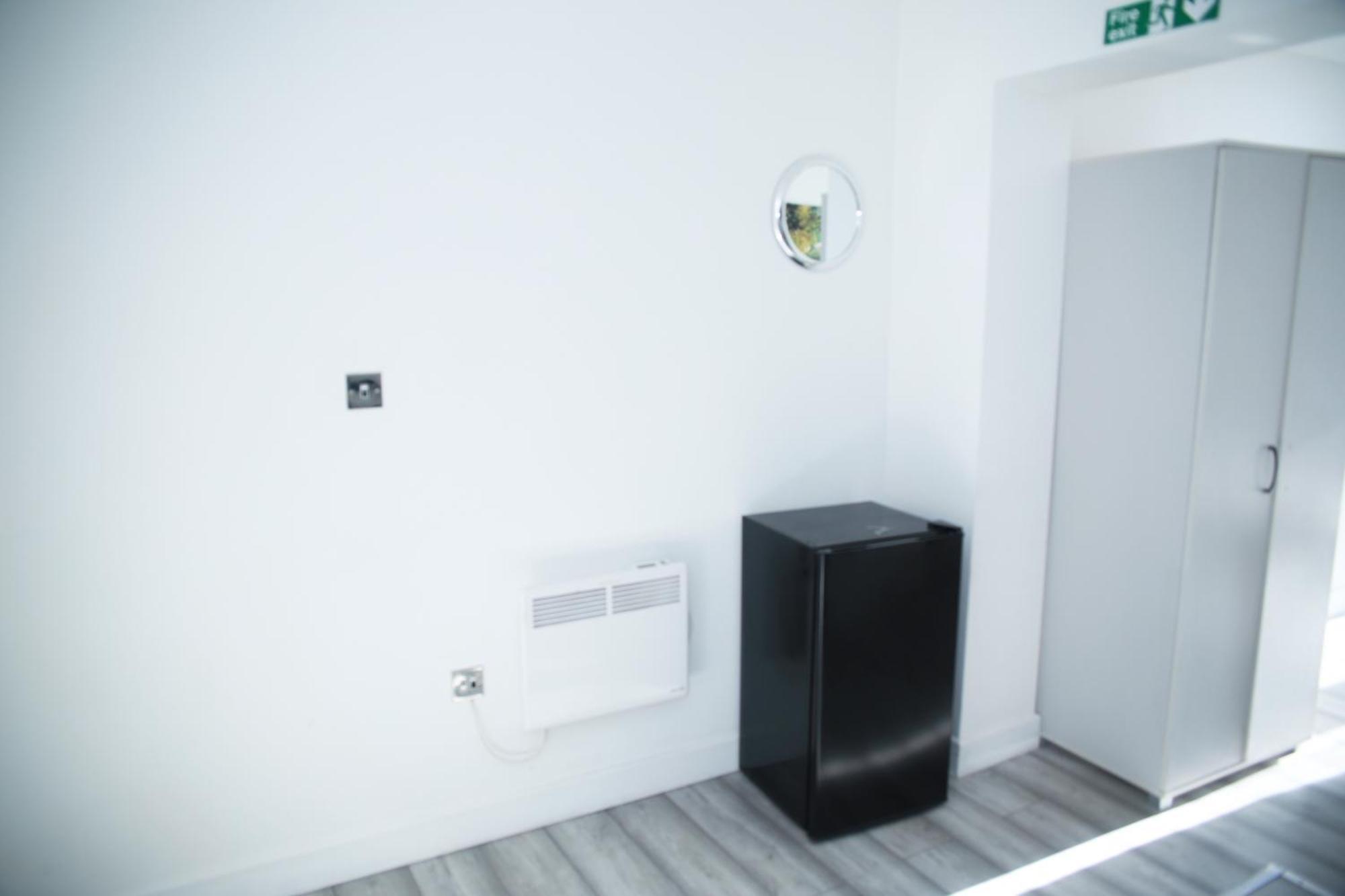Central Harrow Cozy Apartment With Free Parking Harrow on the Hill Bagian luar foto
